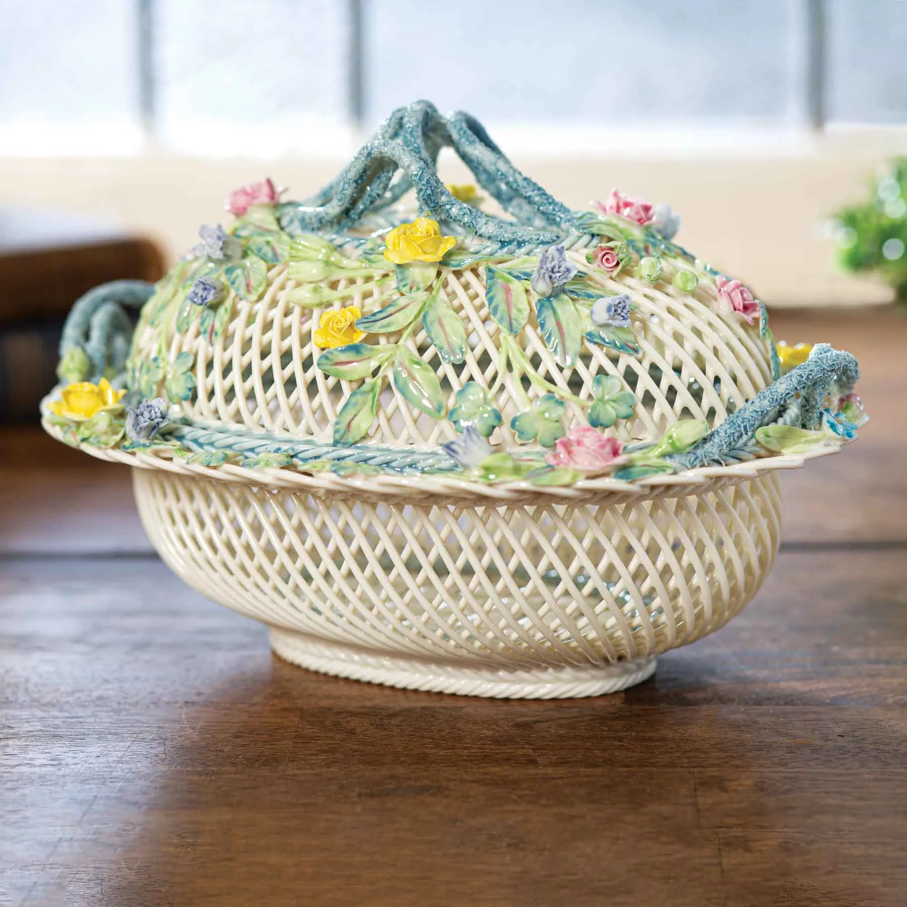 Belleek Classic Oval Covered Basket